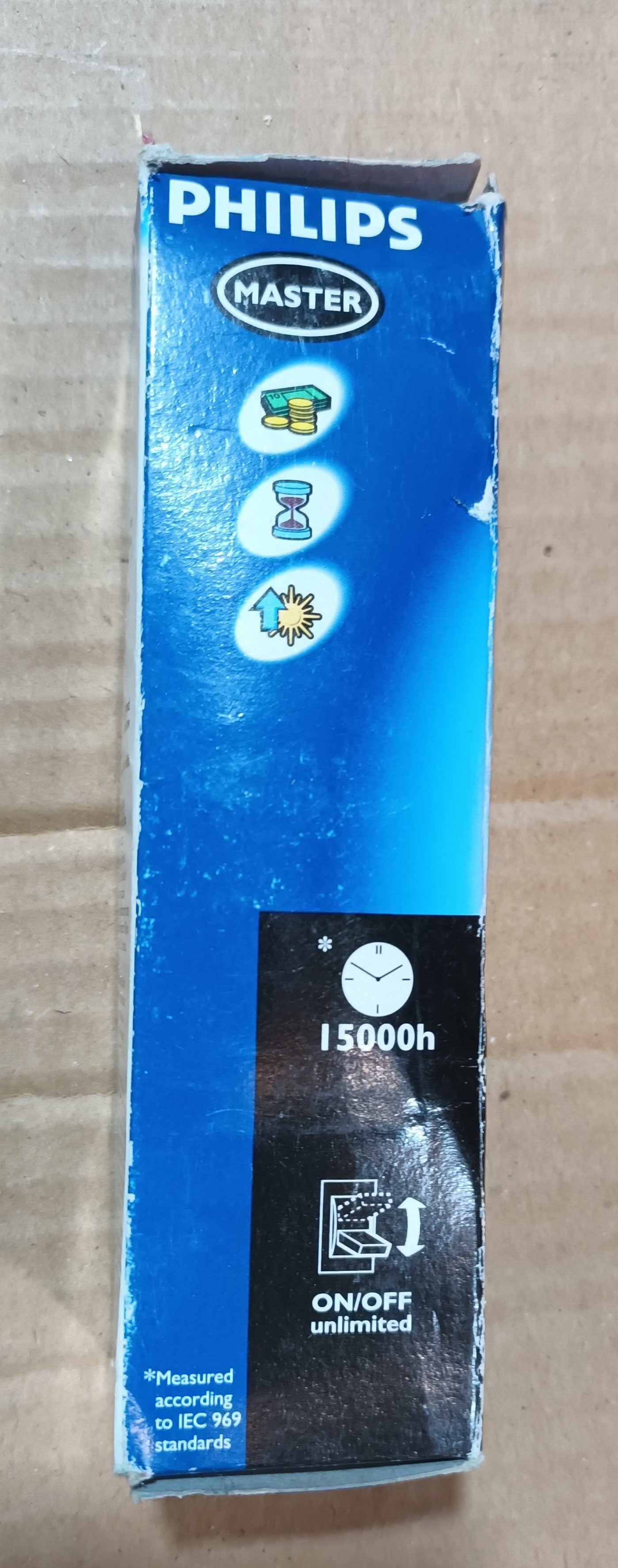 6 x Philips Master 8watt = 40w ES / E27 warm white