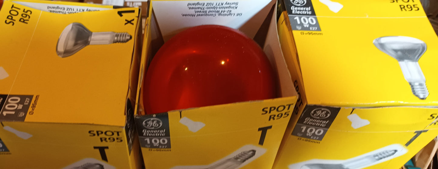 3 x R95 Red spots 100watt ES / E27 by GE