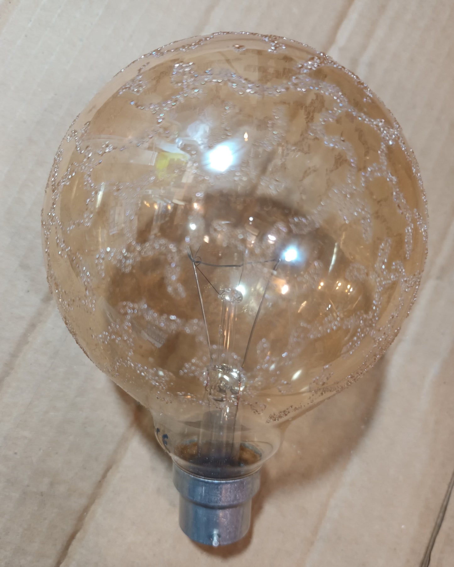 Kroko Gold G95 Globe 60w BC / B22 by GE
