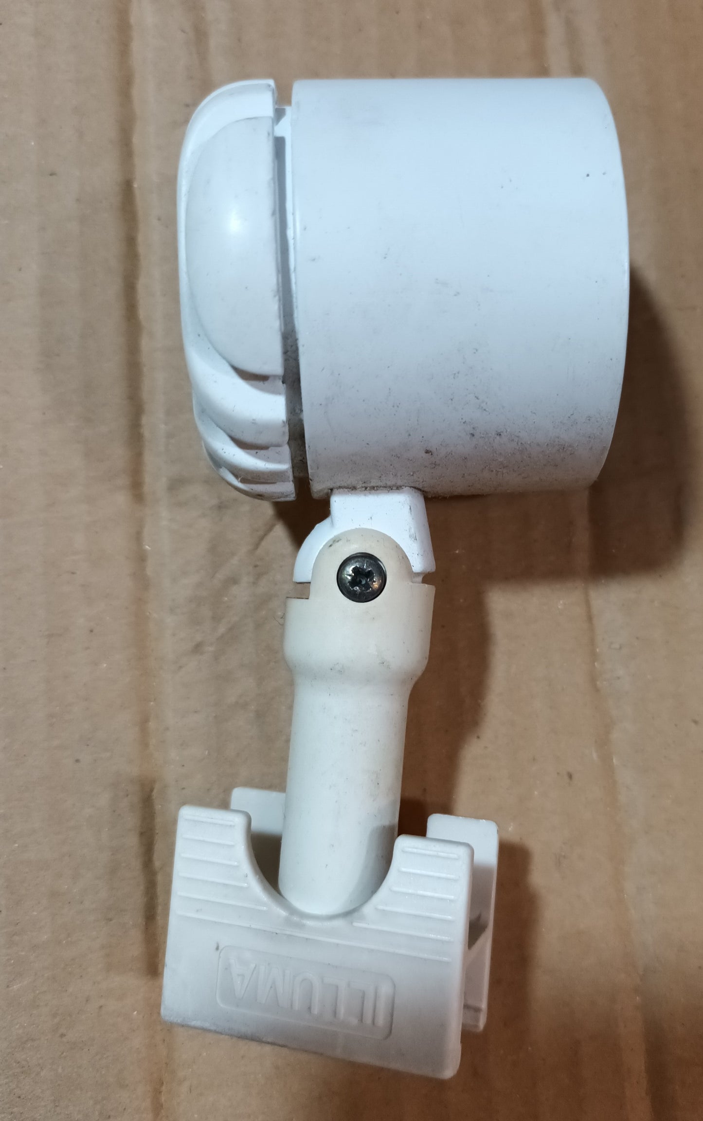 Illuma low voltage (12v) track fitting TH330X white mr16