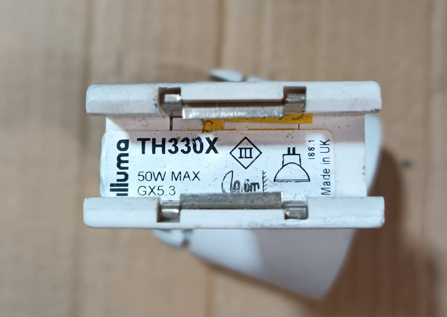 Illuma low voltage (12v) track fitting TH330X white mr16