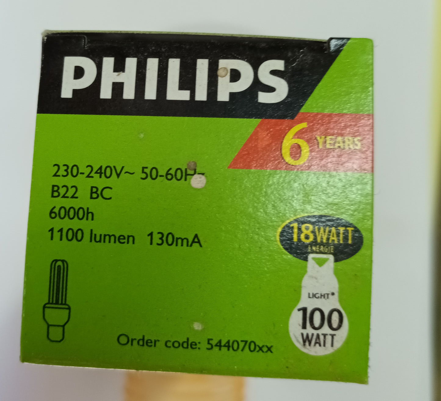 Philips Energy Saver 18w BC / B22 CFL Compact Fluorescent Stick Light Bulb 827