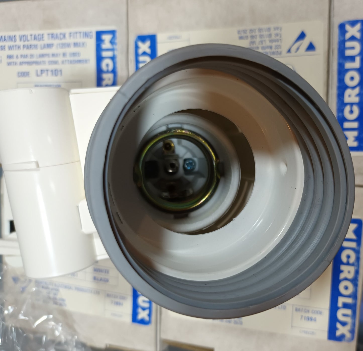 Microlux Laser-mains Voltage Track Fitting ES / E27cap