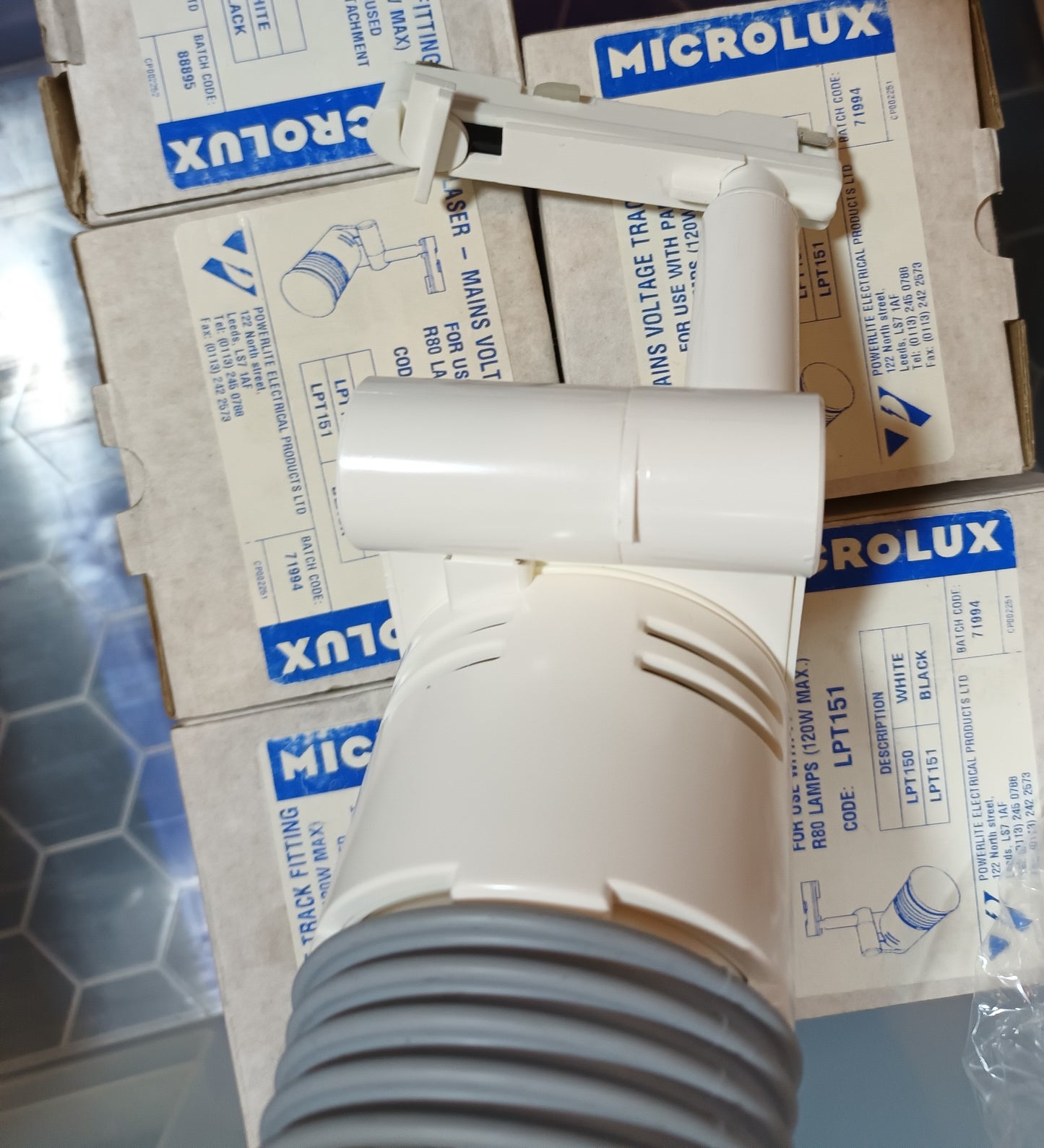 Microlux Laser-mains Voltage Track Fitting ES / E27cap