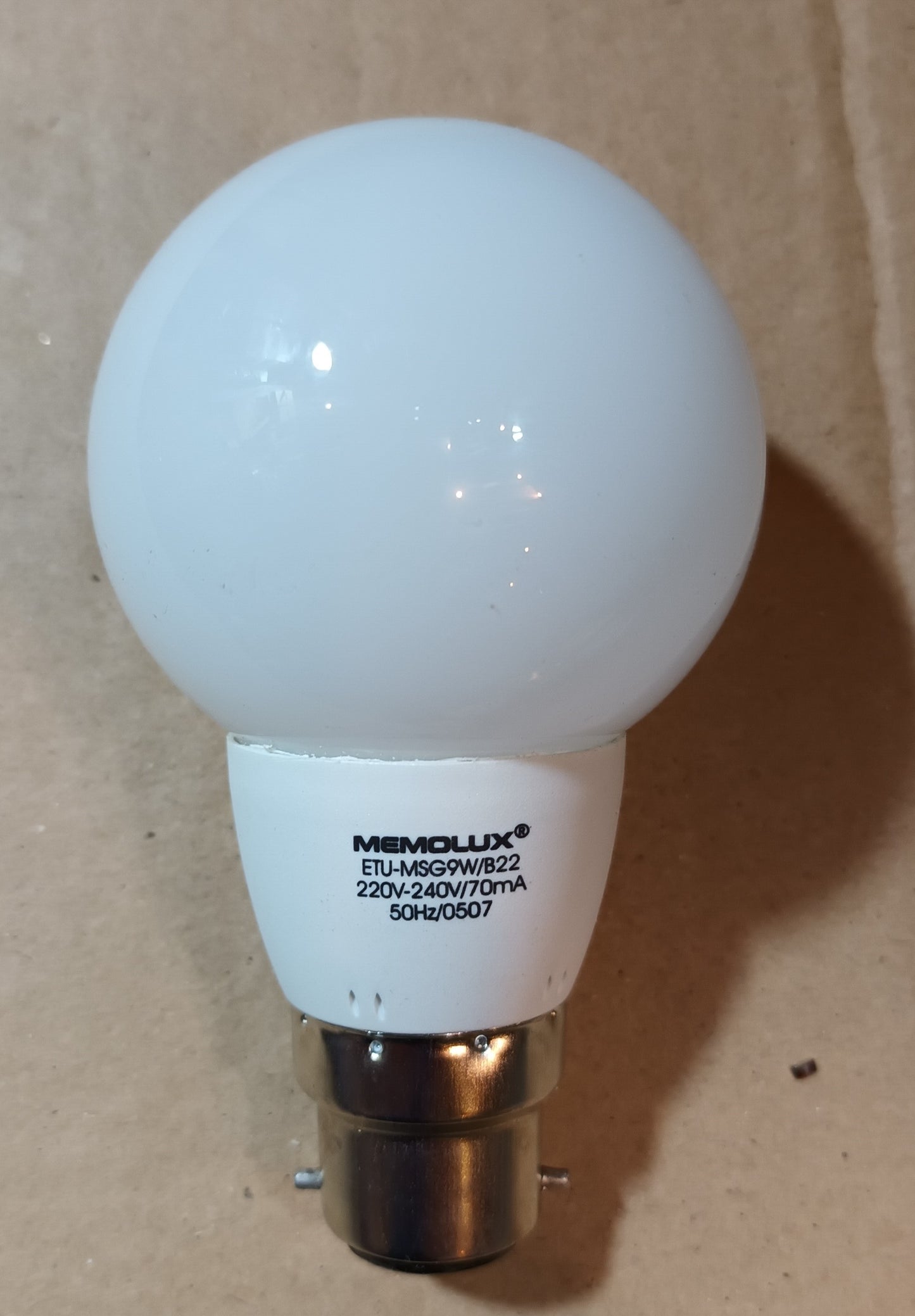 Memolux Energy Saving 9 Watts = 35w BC / B22 cap Cool White 4000k