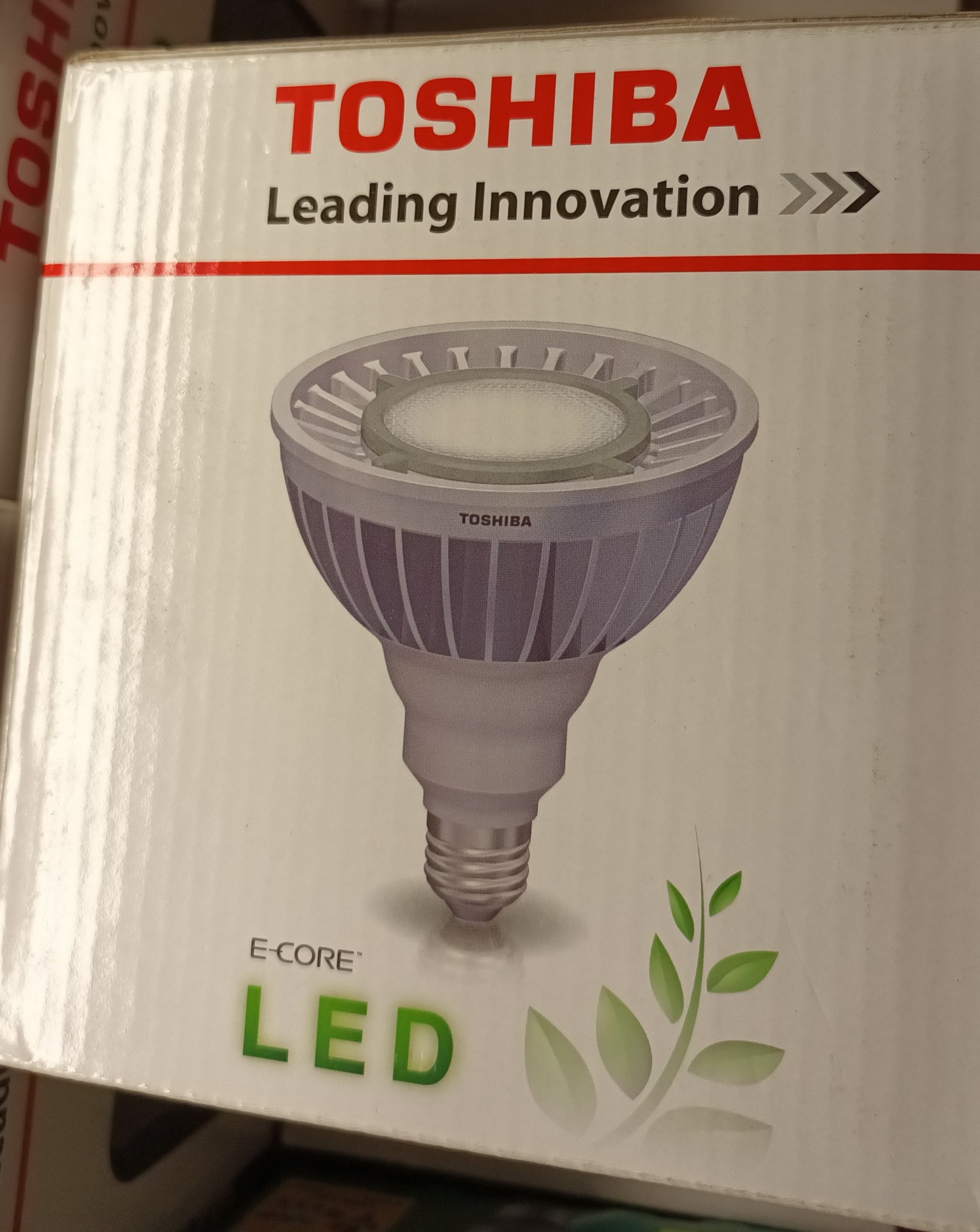PAR38 LED 19.7watts Daylight 25deg Dimmable yes by Toshiba