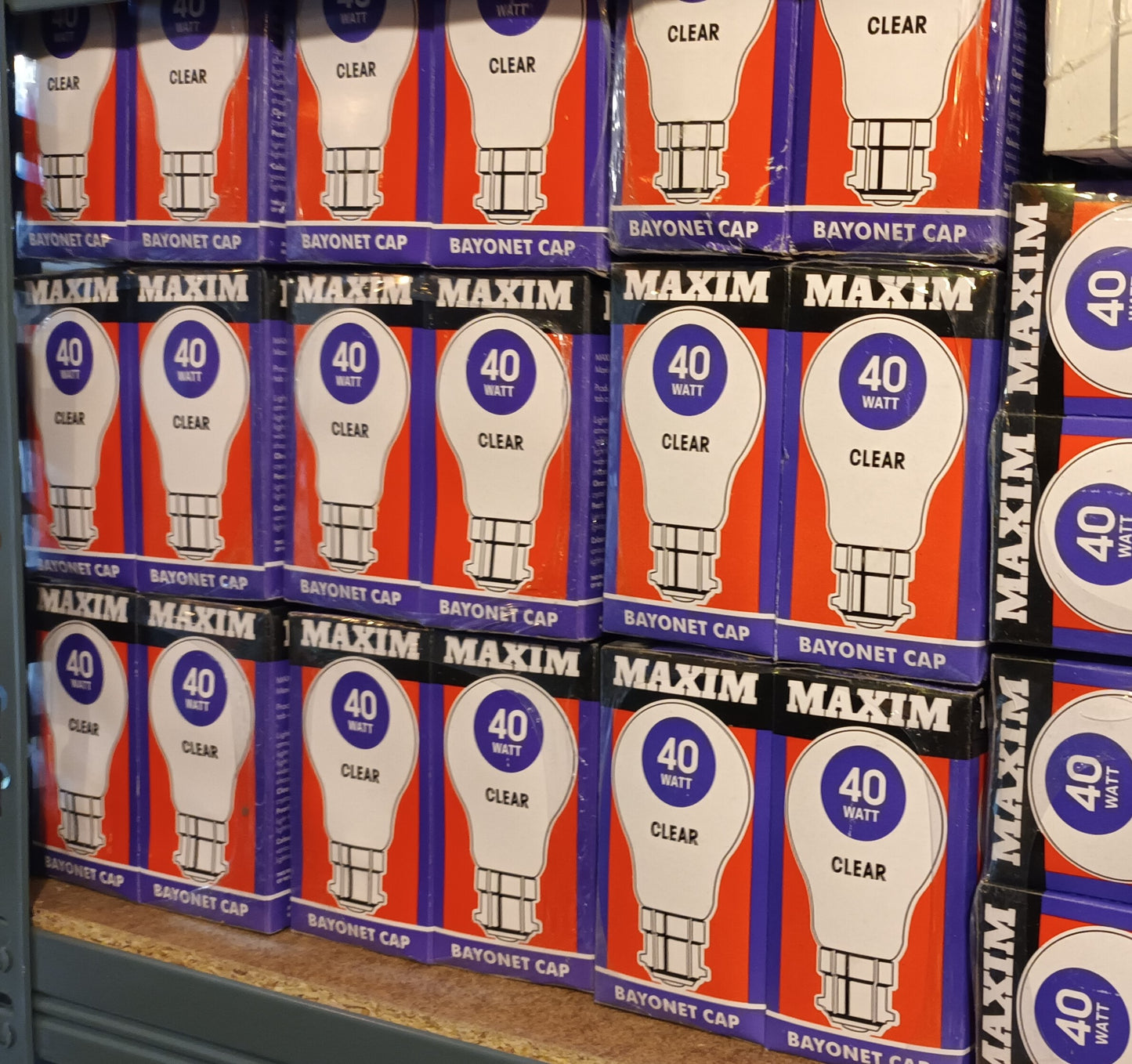Twenty x 40Watt BC / B22 Clear / Pearl GLS Warm White Light Bulbs from £0.75
