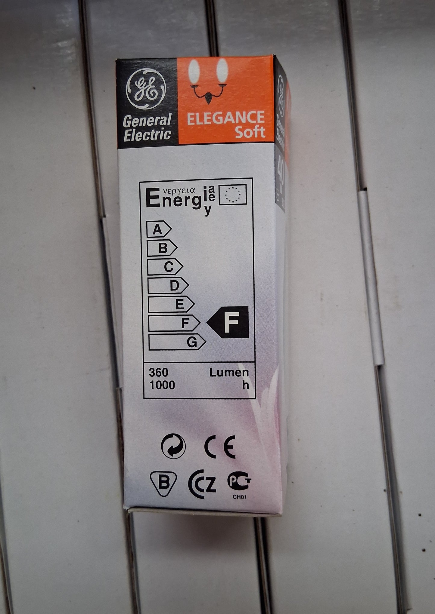 Candle 40 watts solid Red BC / B22 from £1.50