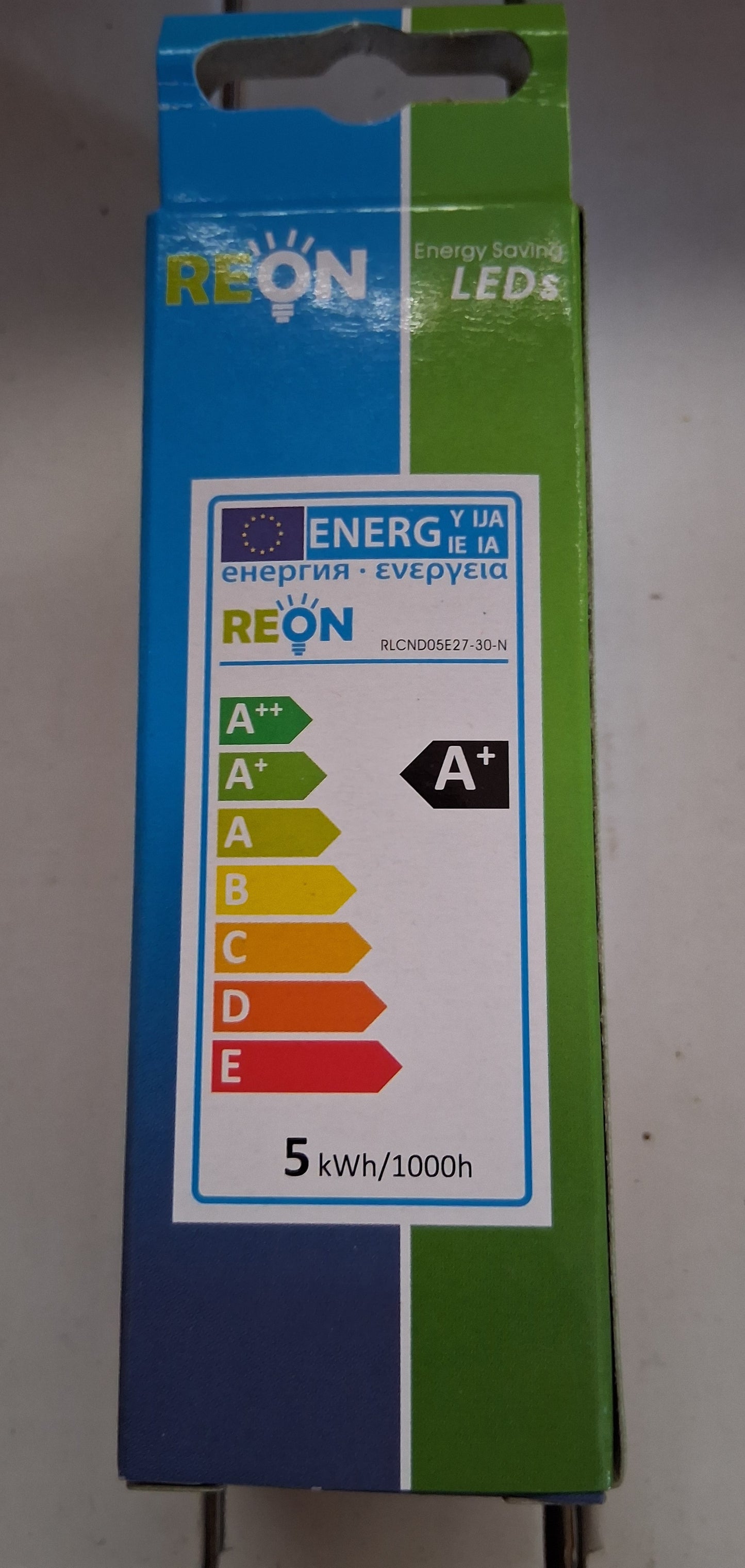 Reon 5 watt candle LED ES / E27 Opal warm white 20000 hrs life.