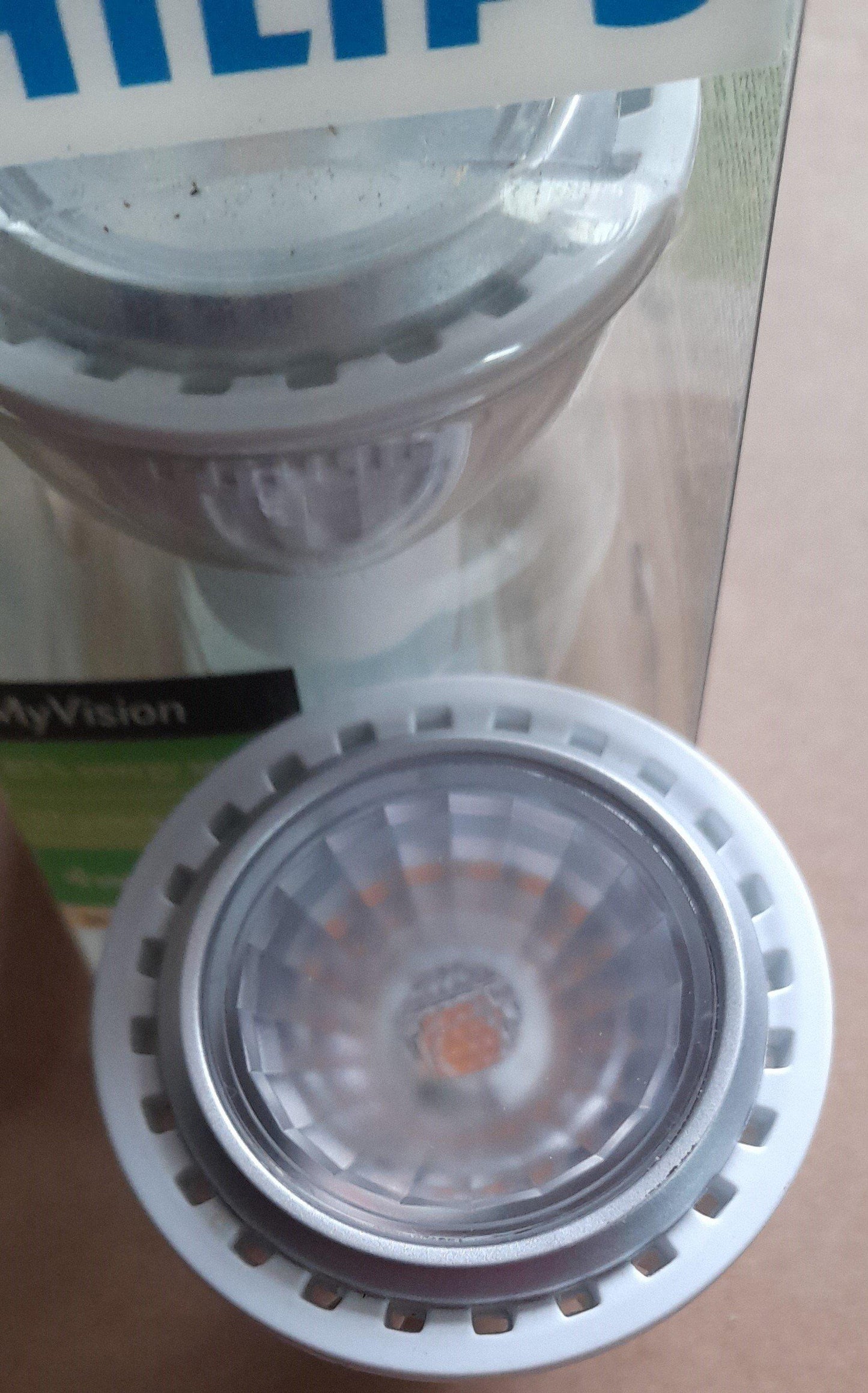 SIX X LED GU10 4WS WARM WHITE BY PHILIPS - Beachcomber Lighting