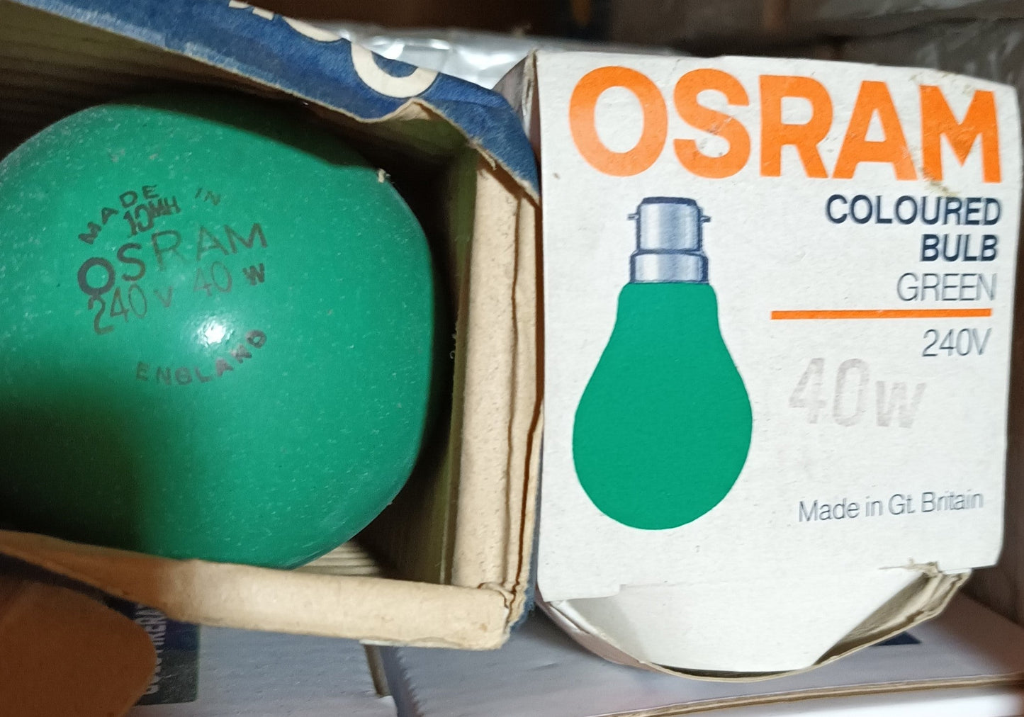 Green GLS BC / B22 40W by osram made in England.