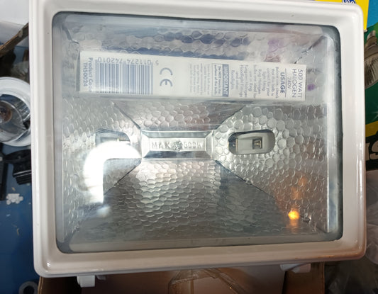 500W Floodlight & Security Lights White by wickes with 5 mixed Wage halogen bulbs