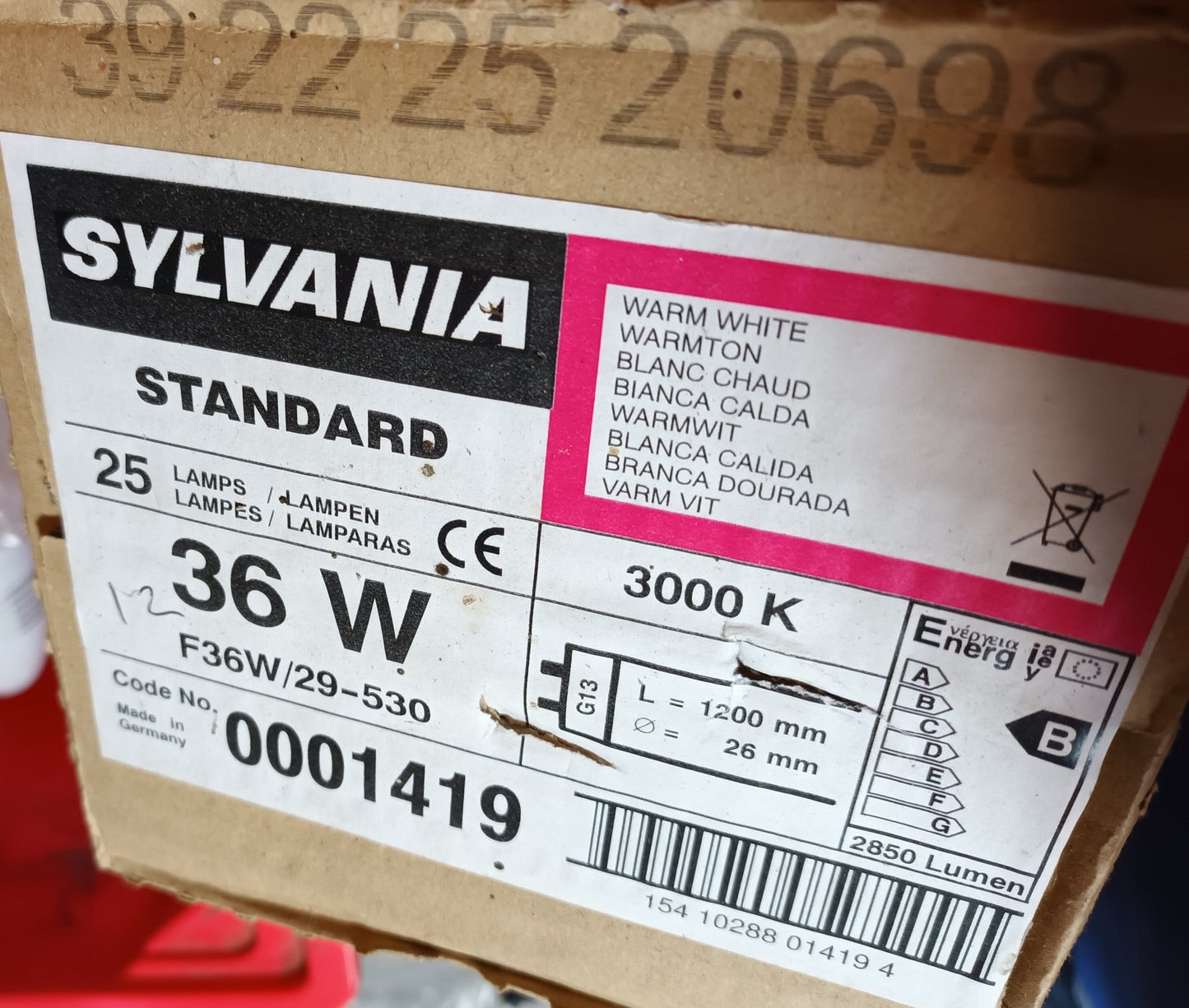 4 ft Fluorescent 36 Watt warm white / 3000k Lights  G13 T8 by sylvania box of 25