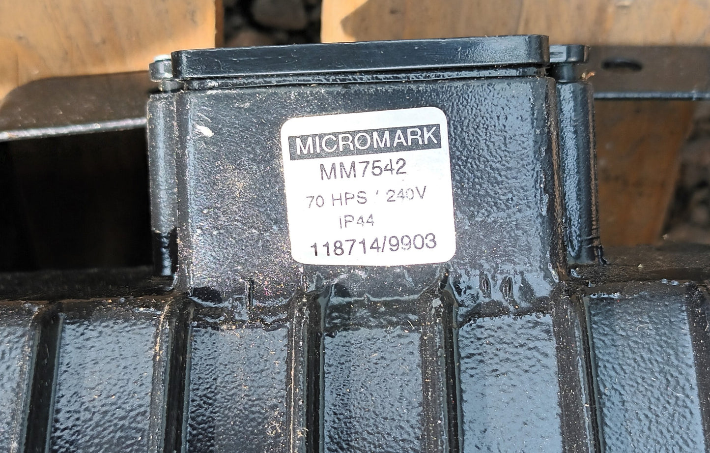 2 x Micromark fitting MM7542 70w HPS 240v ip44 no box.