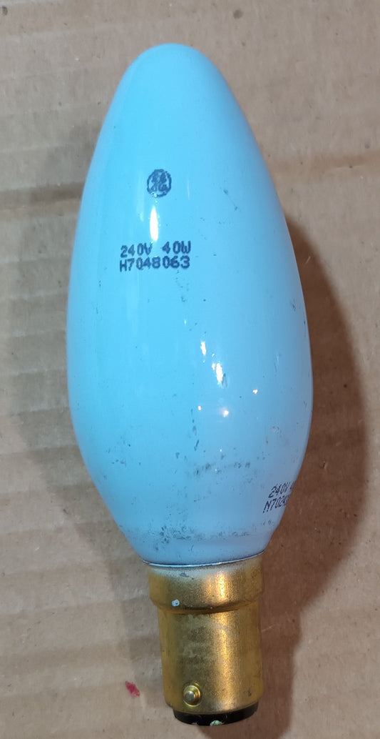 2 x Candle SBC / B15 40w light blue by GE