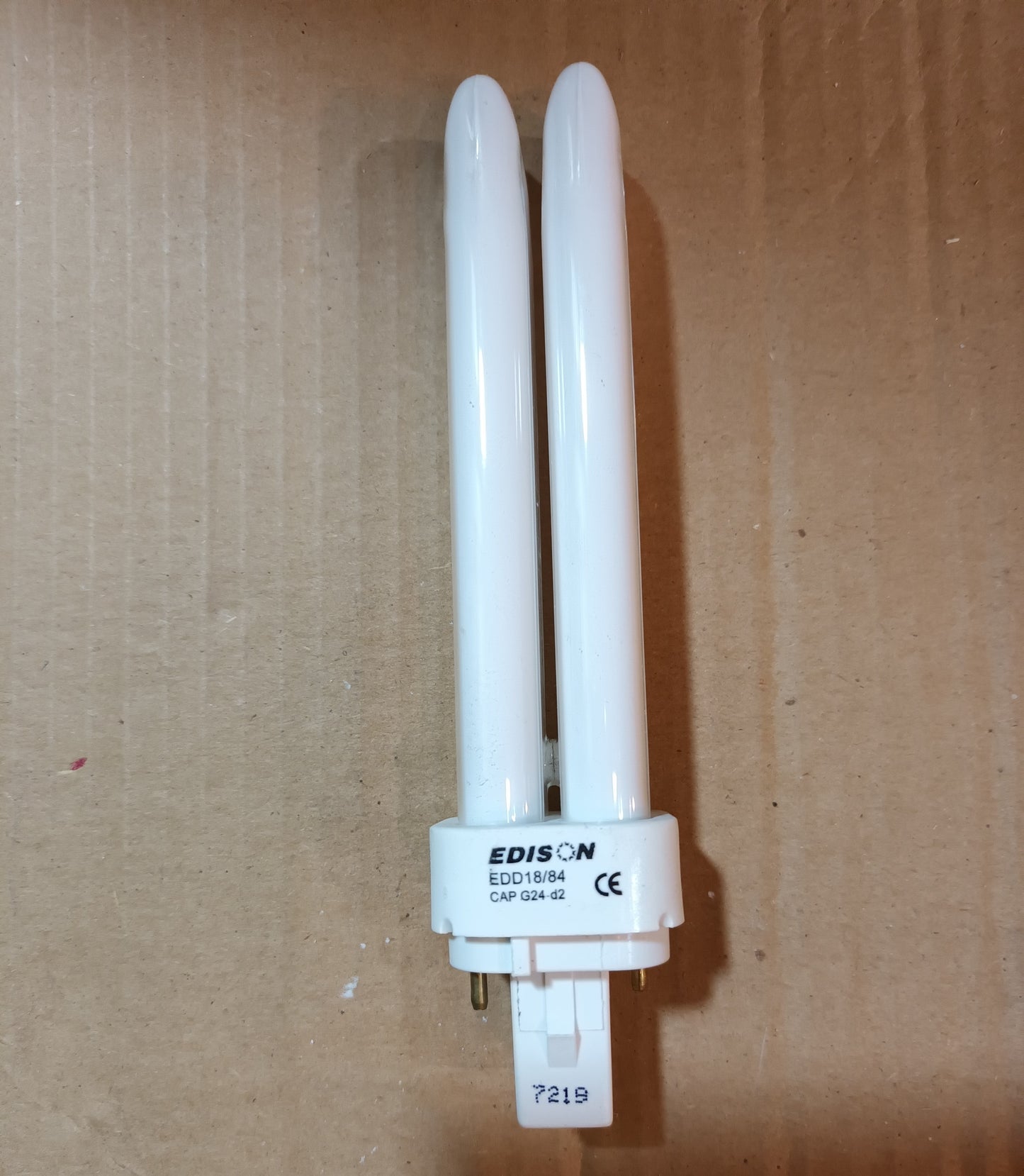 Edison lamps 18w 2 pin G24 d2 cool white / 4000k