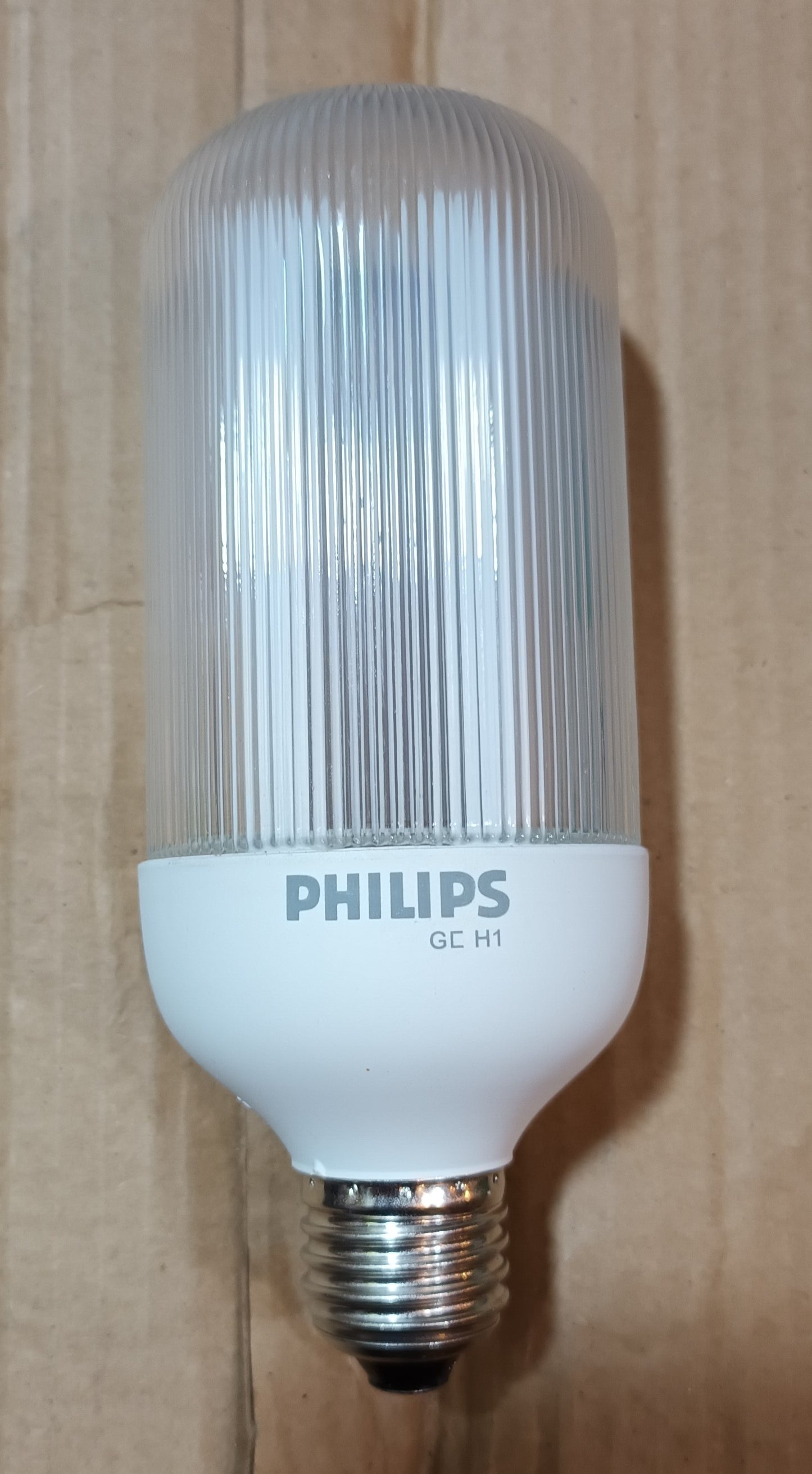 Philips sl-e Prismatic 17 watts = 75w ES / E27 warm white