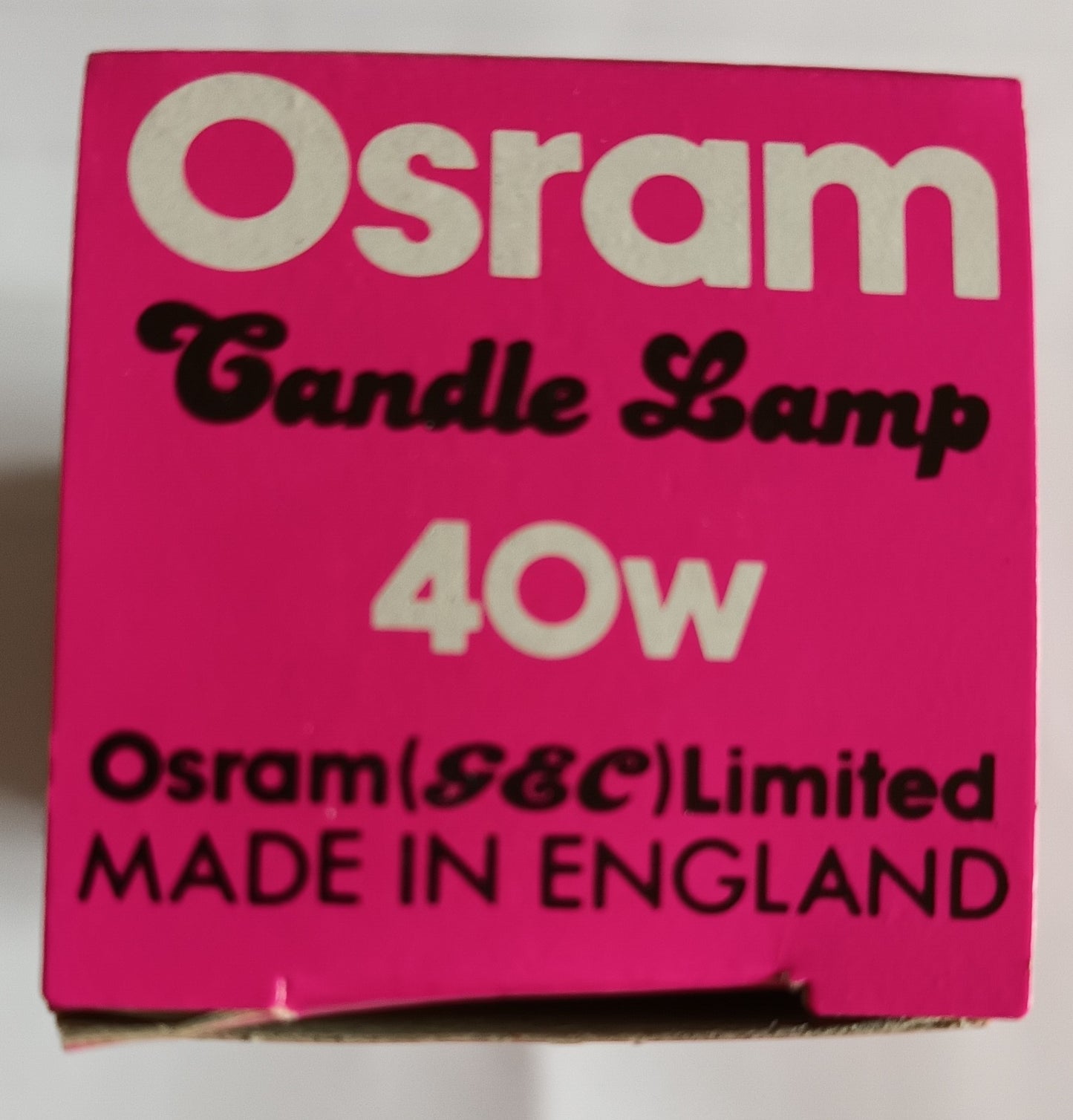 Candle sbc / B15 40 watts twisted pearl made by Osram in England