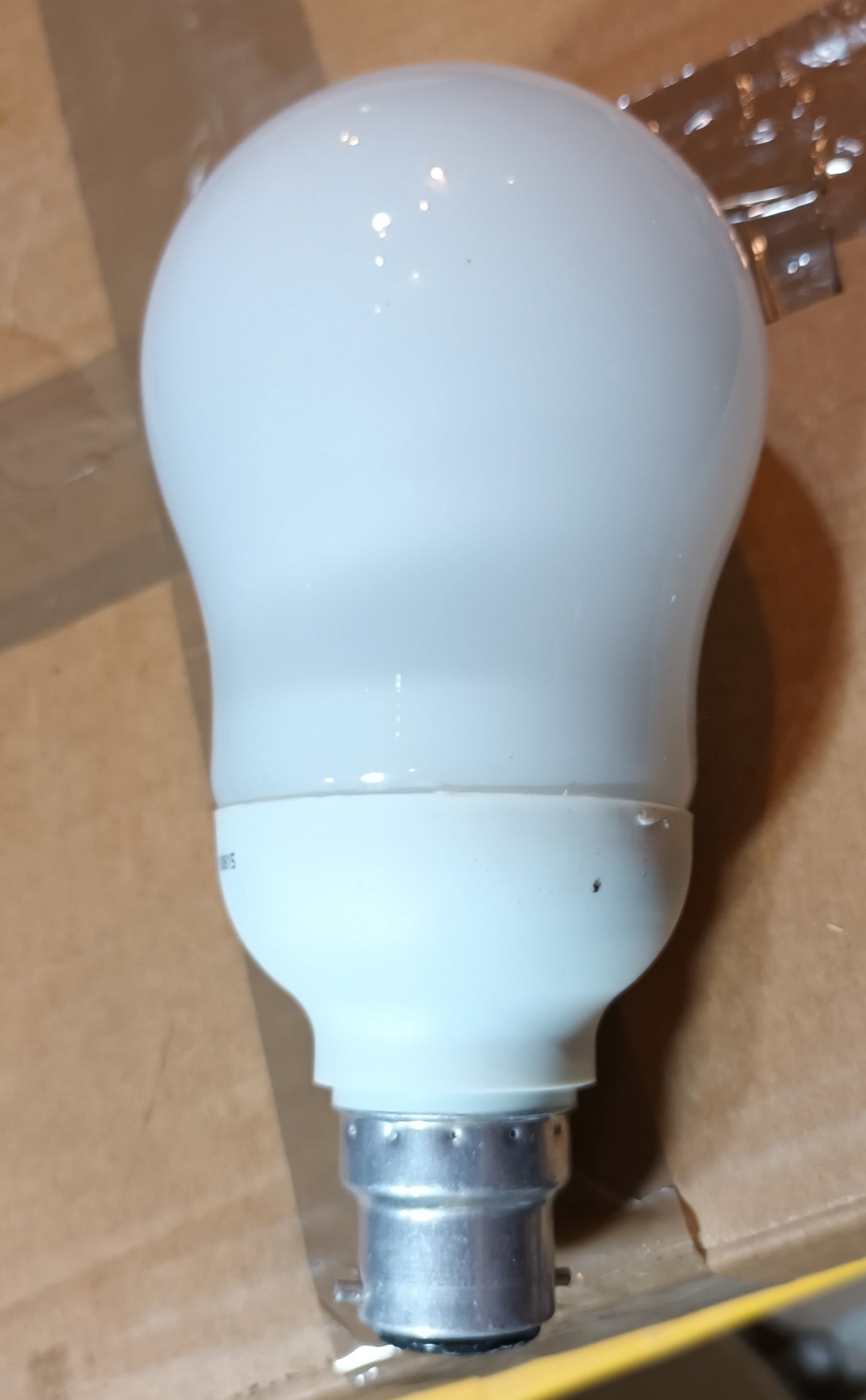 GE 20W = 86W Large GLS CFL Low Energy Lamp Warm White BC / B22 Cap as low </p>£3