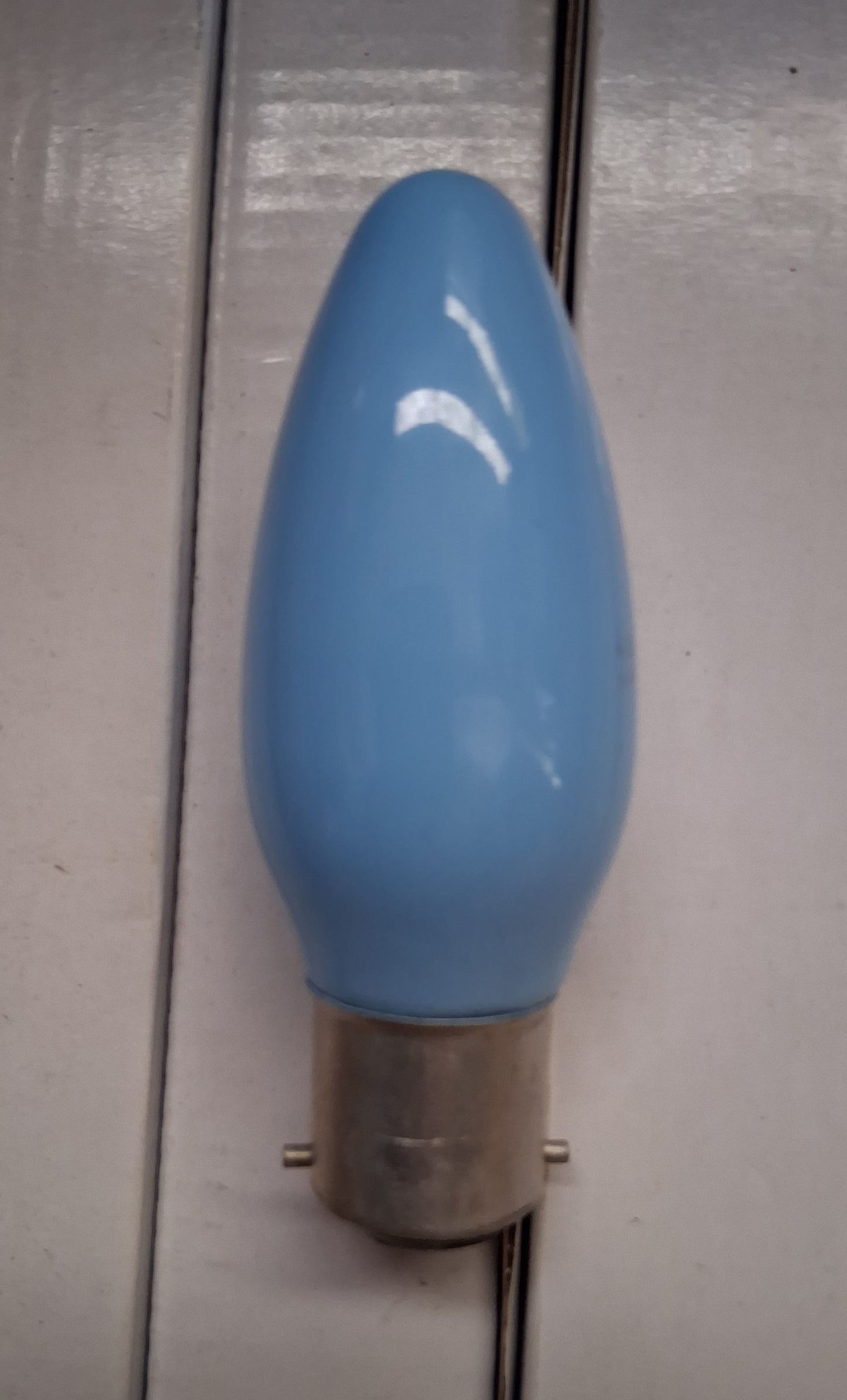 Candle light blue BC / B22 40 Watt GE