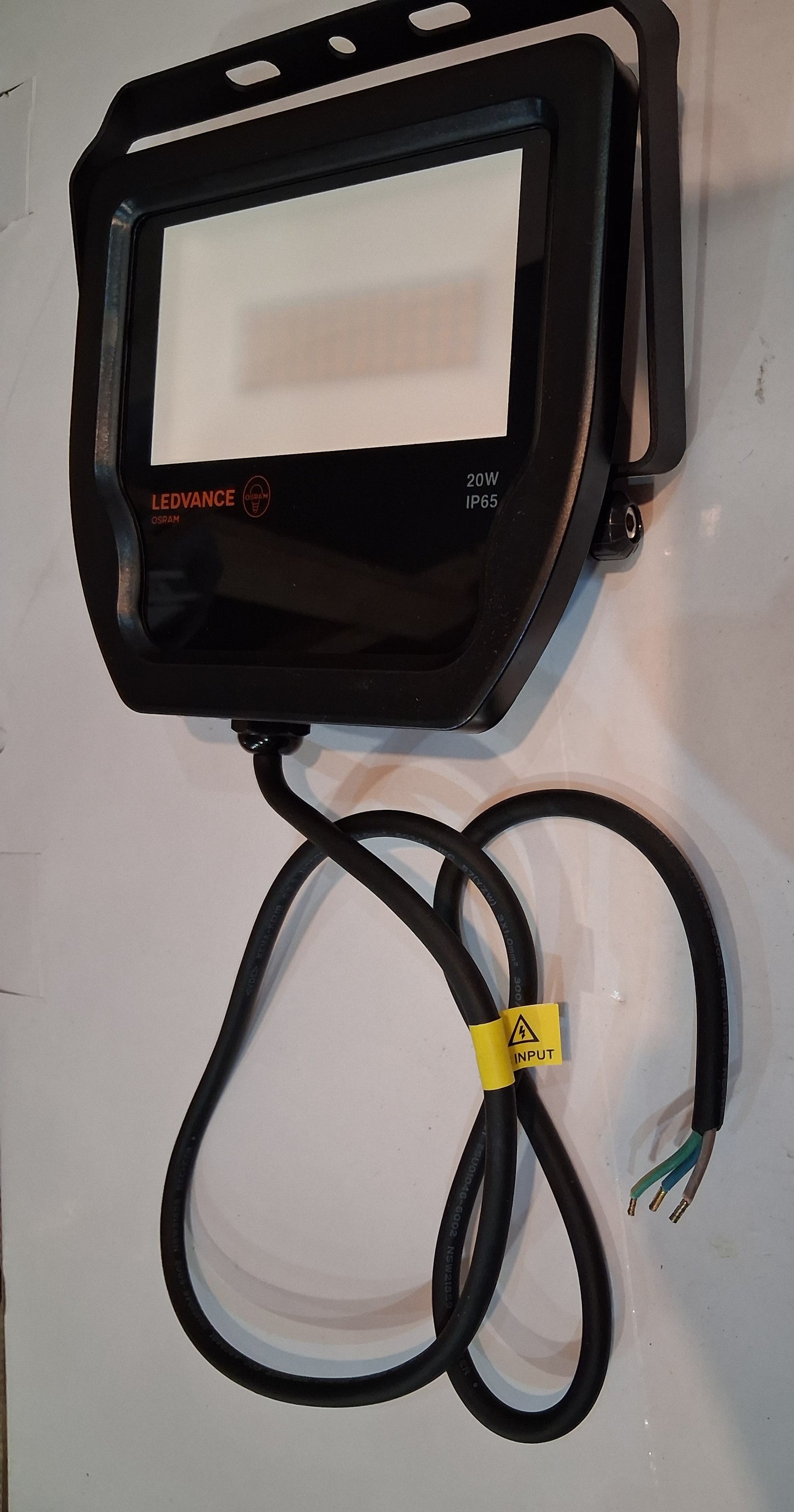 Ledvance 001060 Floodlight LED 20 Watt / warm white 3000K Black IP65 from £22