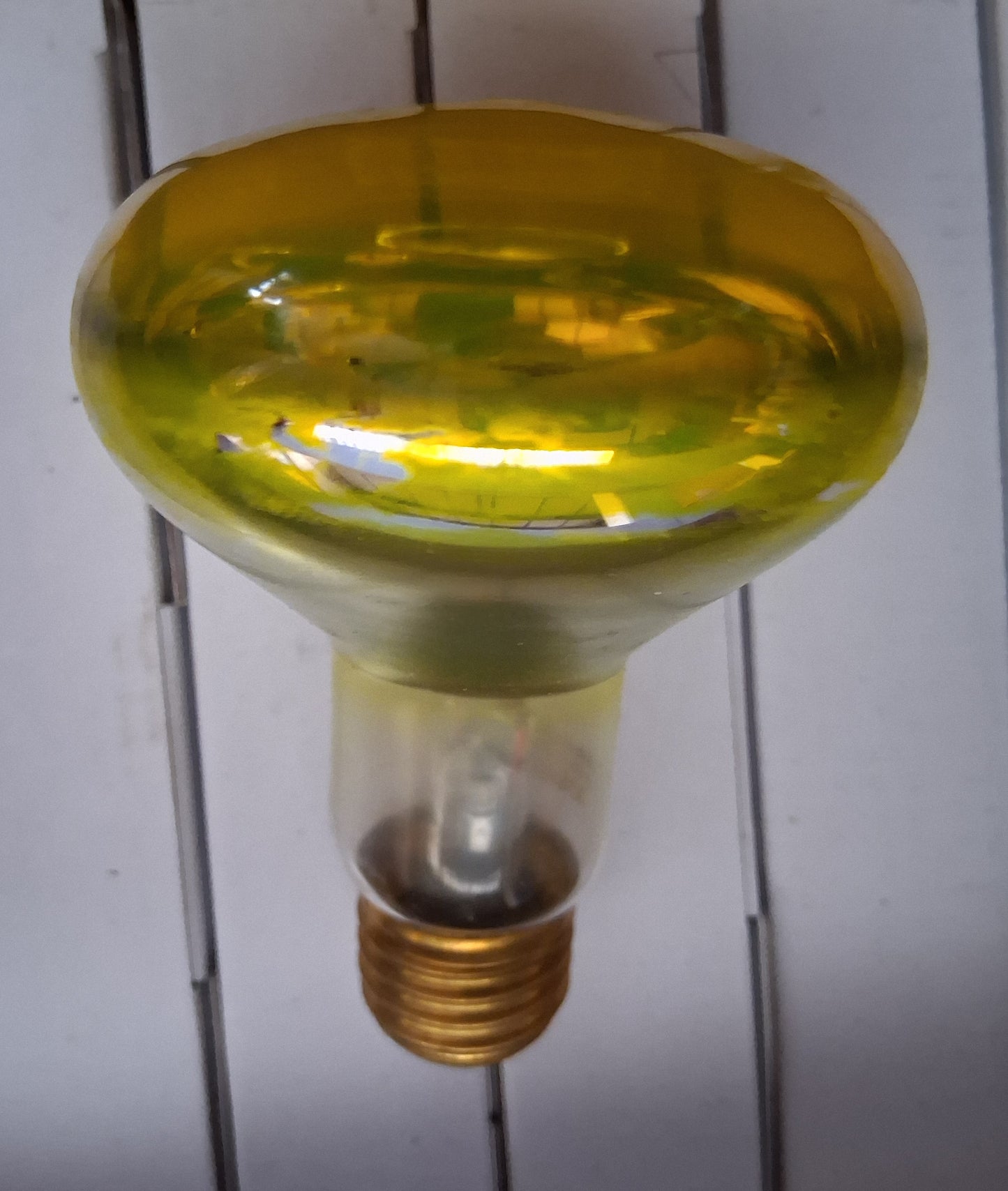 R80 100 watt ES / E27 cap yellow by iris france