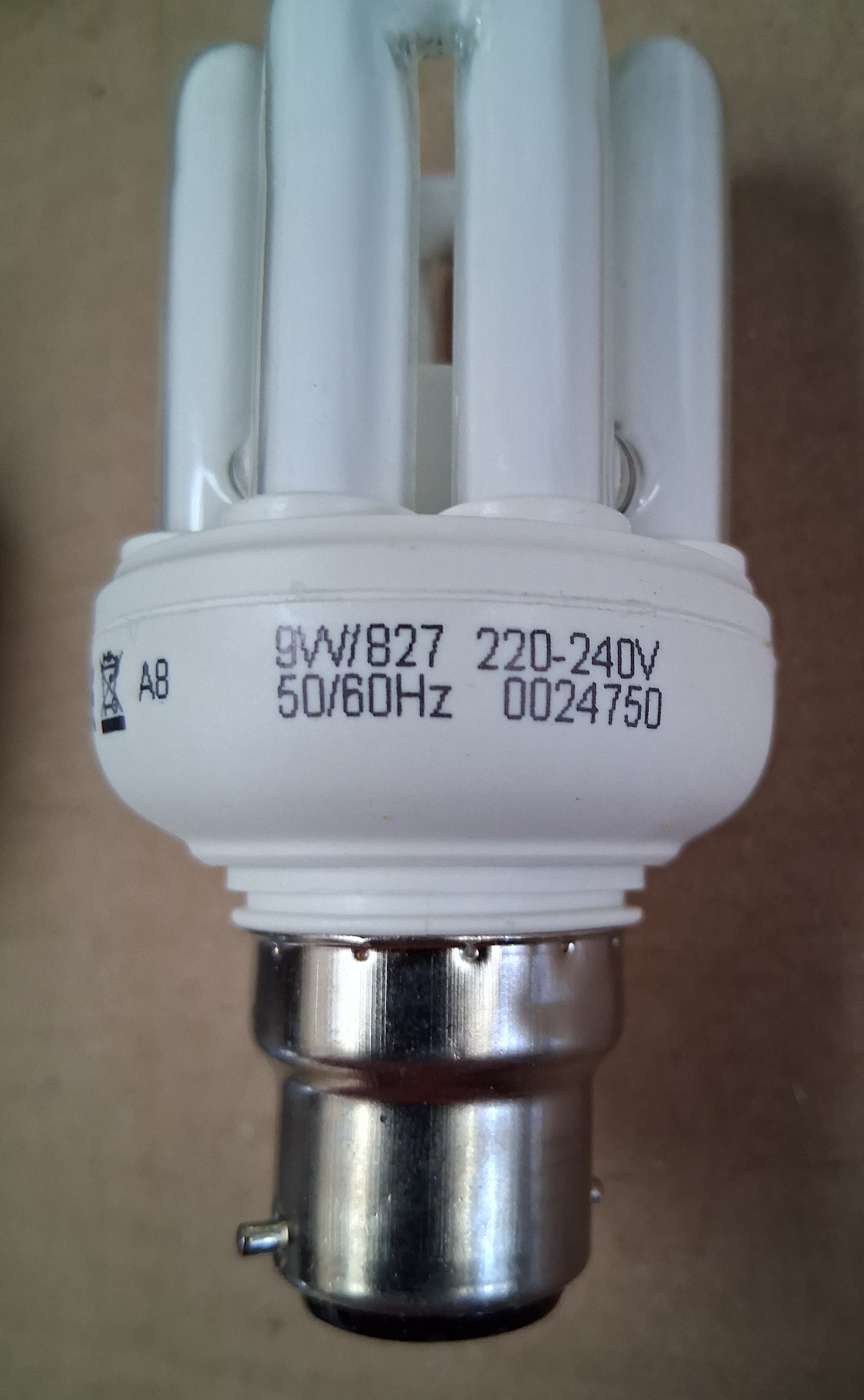 Sylvania 9 watt mini lynx fast start BC / B22 Warm white box of seven £21