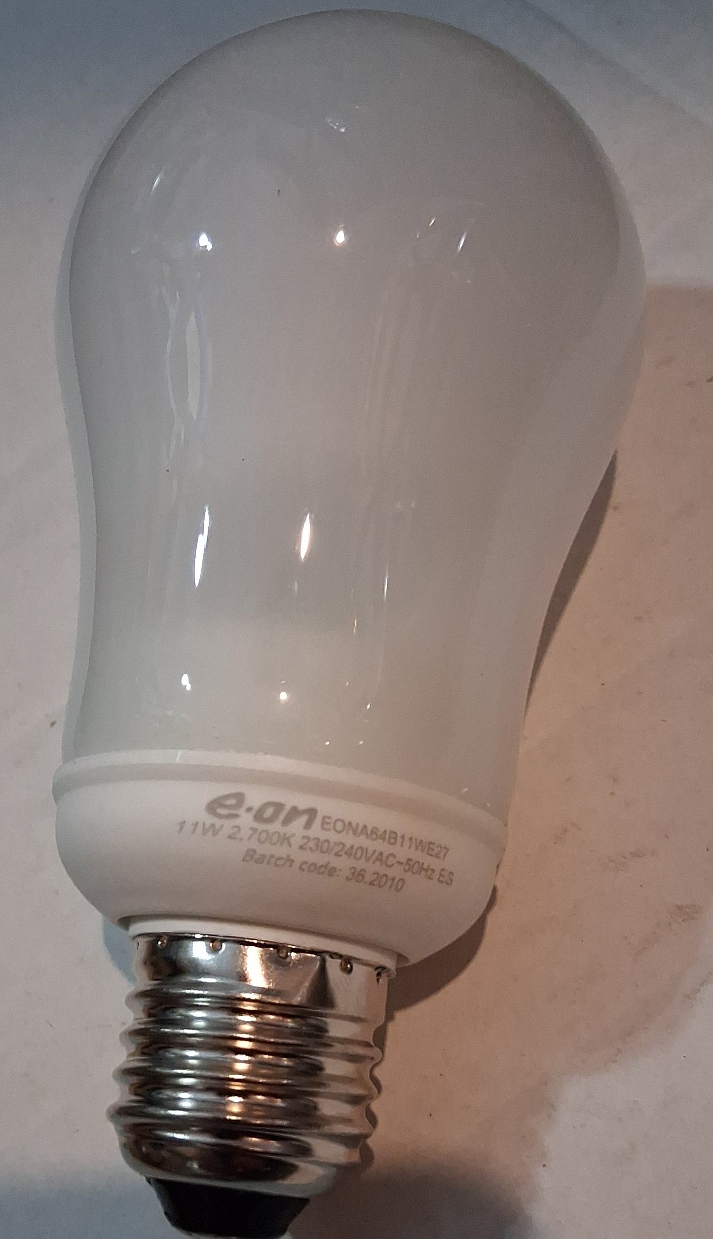 E-On E27 11 Watt = 600lm CFL Energy Saving Lightbulb  ES Screw Cap GLS warm white