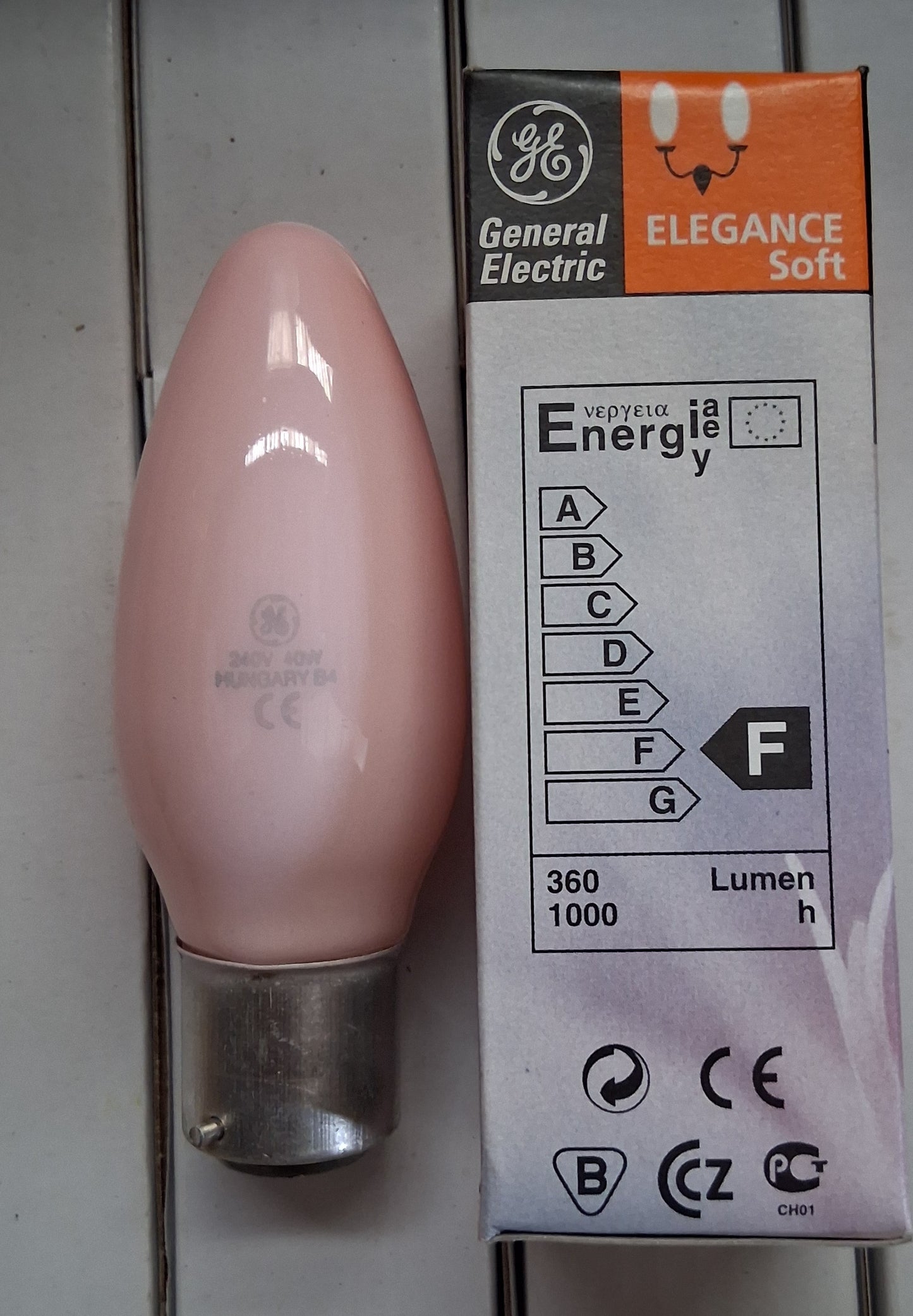 Soft pink candle 40 watt   BC / B22