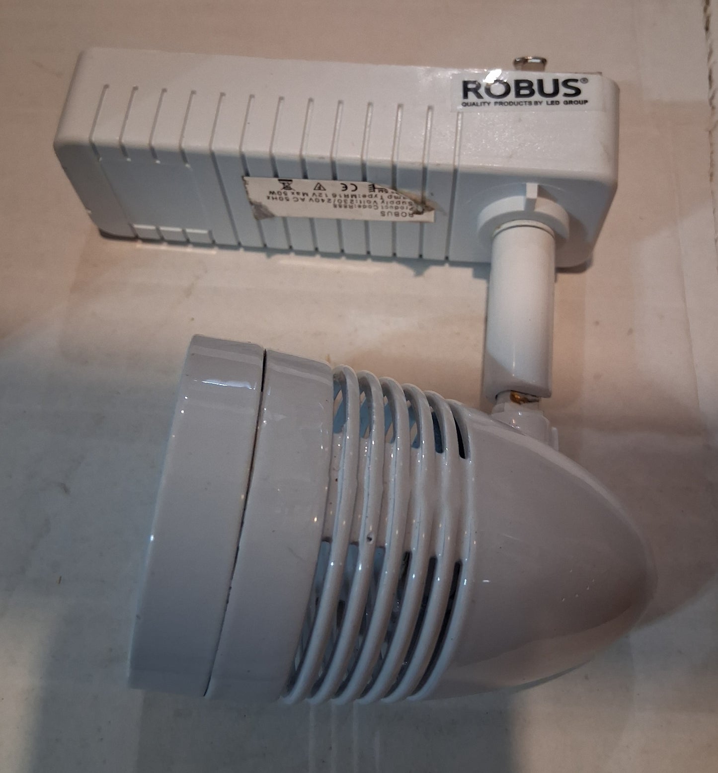 Robus R888-13 track Spotlight Acorn GX5.3 50 Watt in white