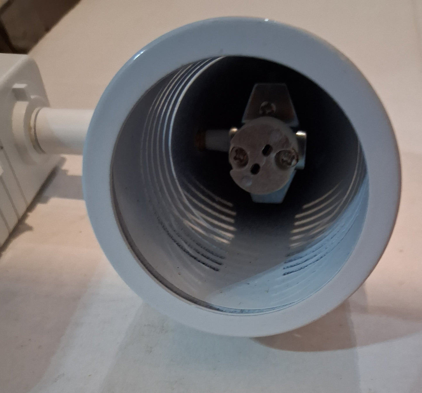 Robus R888-13 track Spotlight Acorn GX5.3 50 Watt in white