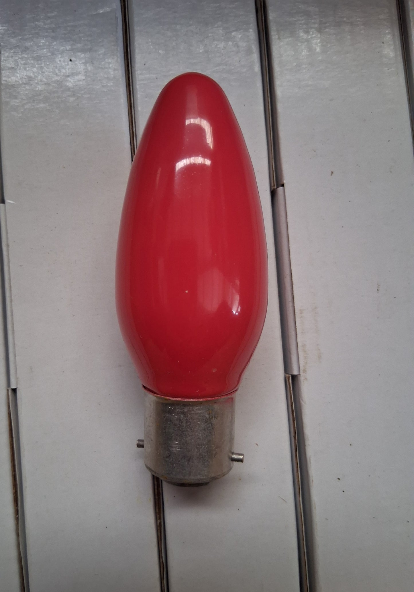 Candle 40 watts solid Red BC / B22 from £1.50